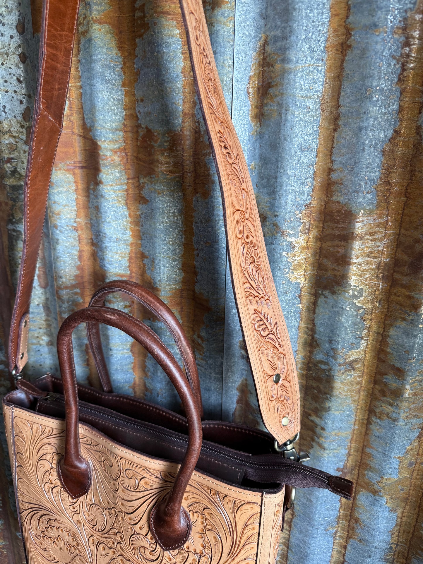 Bucket Bag - Twisted Charm