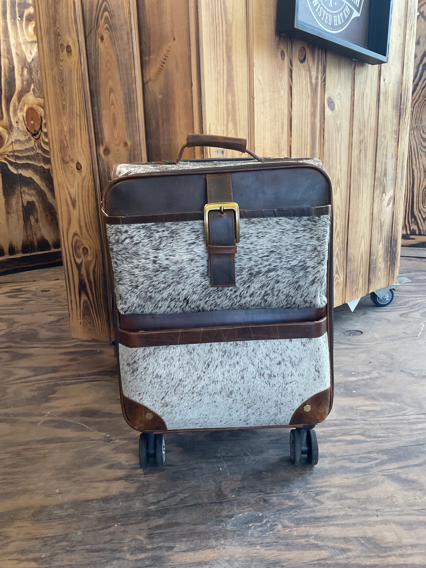 Nashville Rolling Suitcase