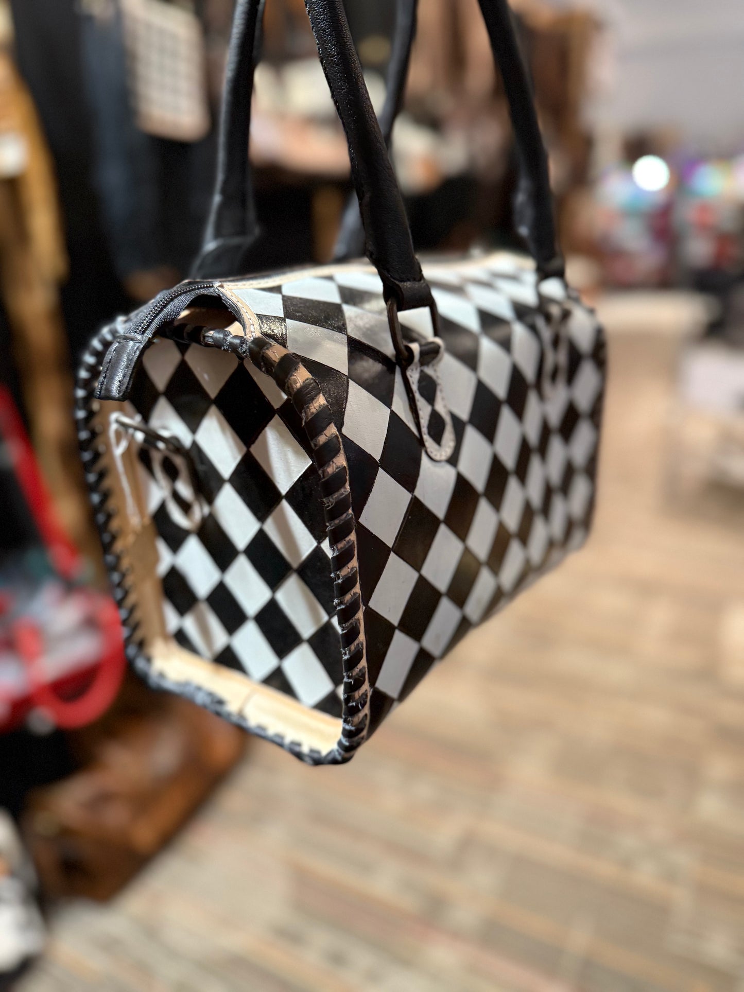 Medium Checkered Speedy