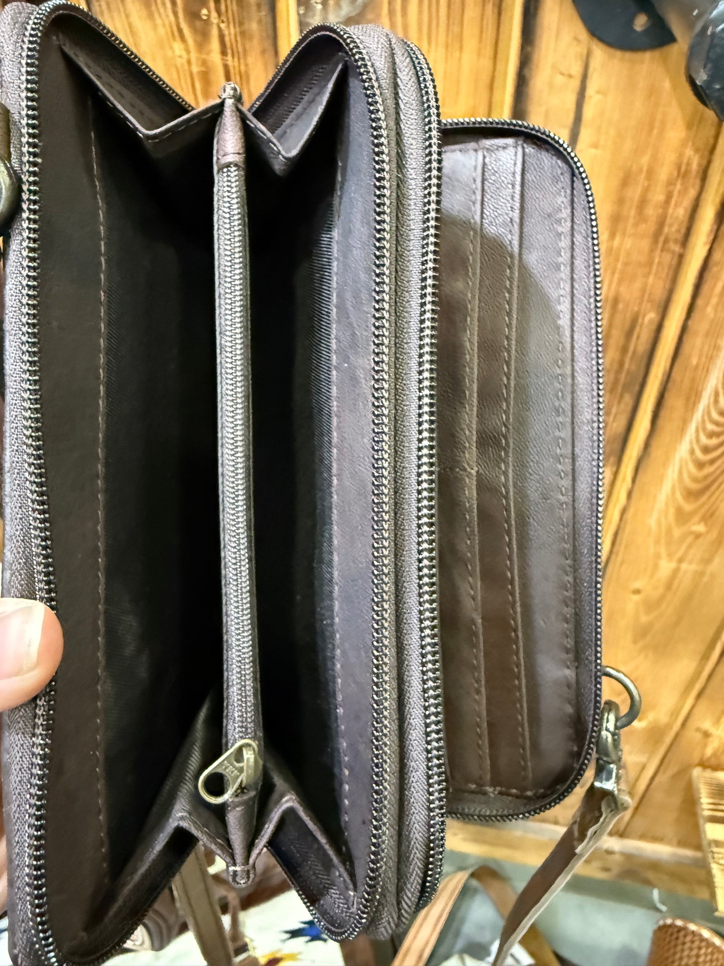 Tera Wallet/Crossbody