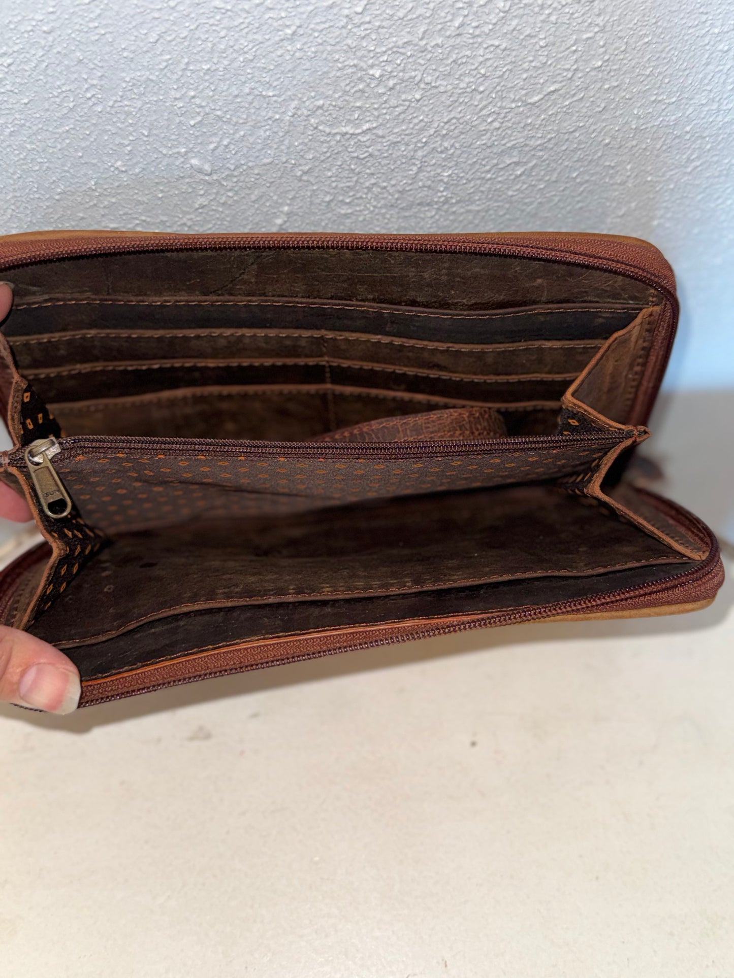 Dust & Hide Wallet/Phone Crossbody