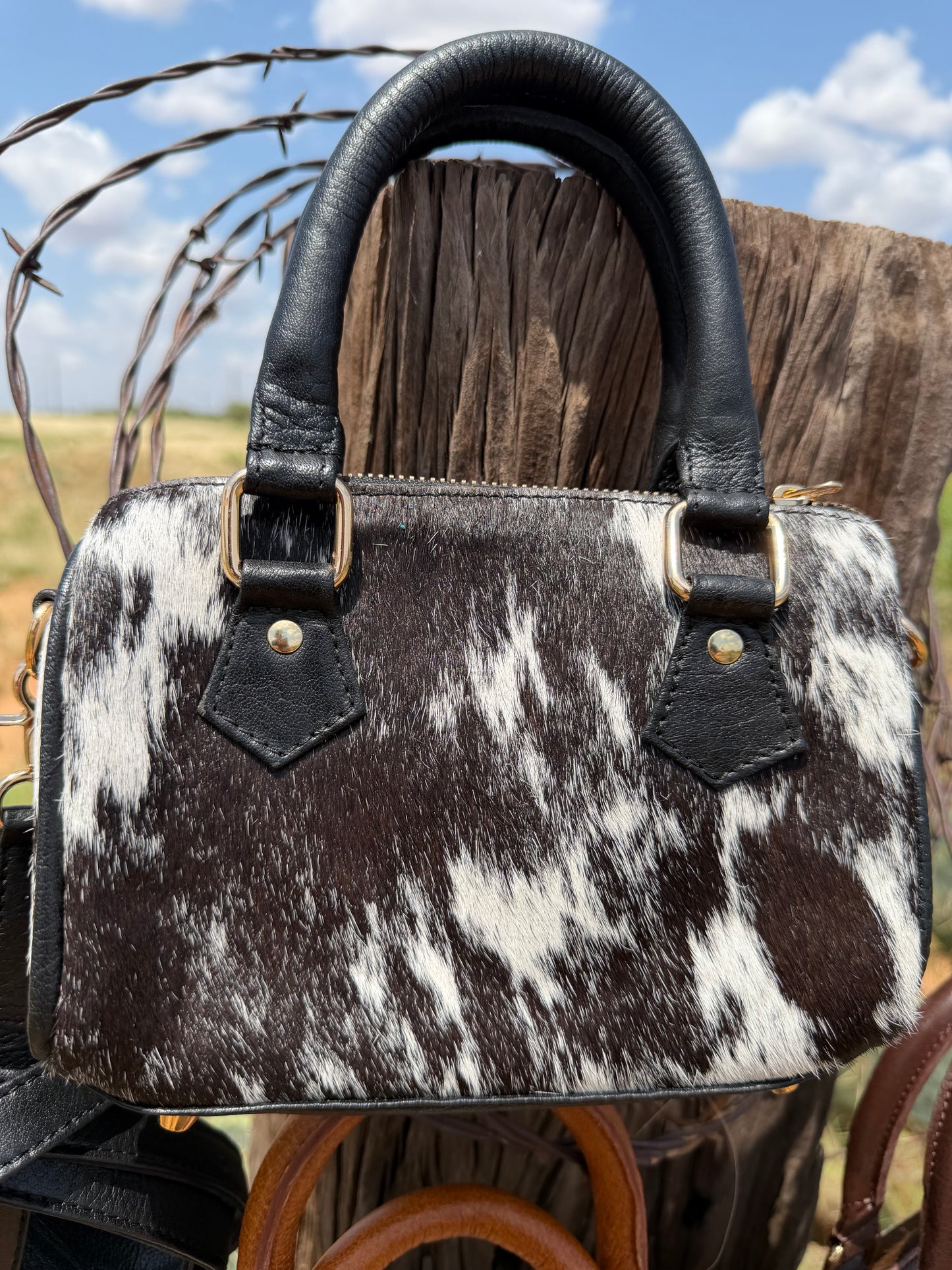 Buskin Beauty Handbag (3 Colors)