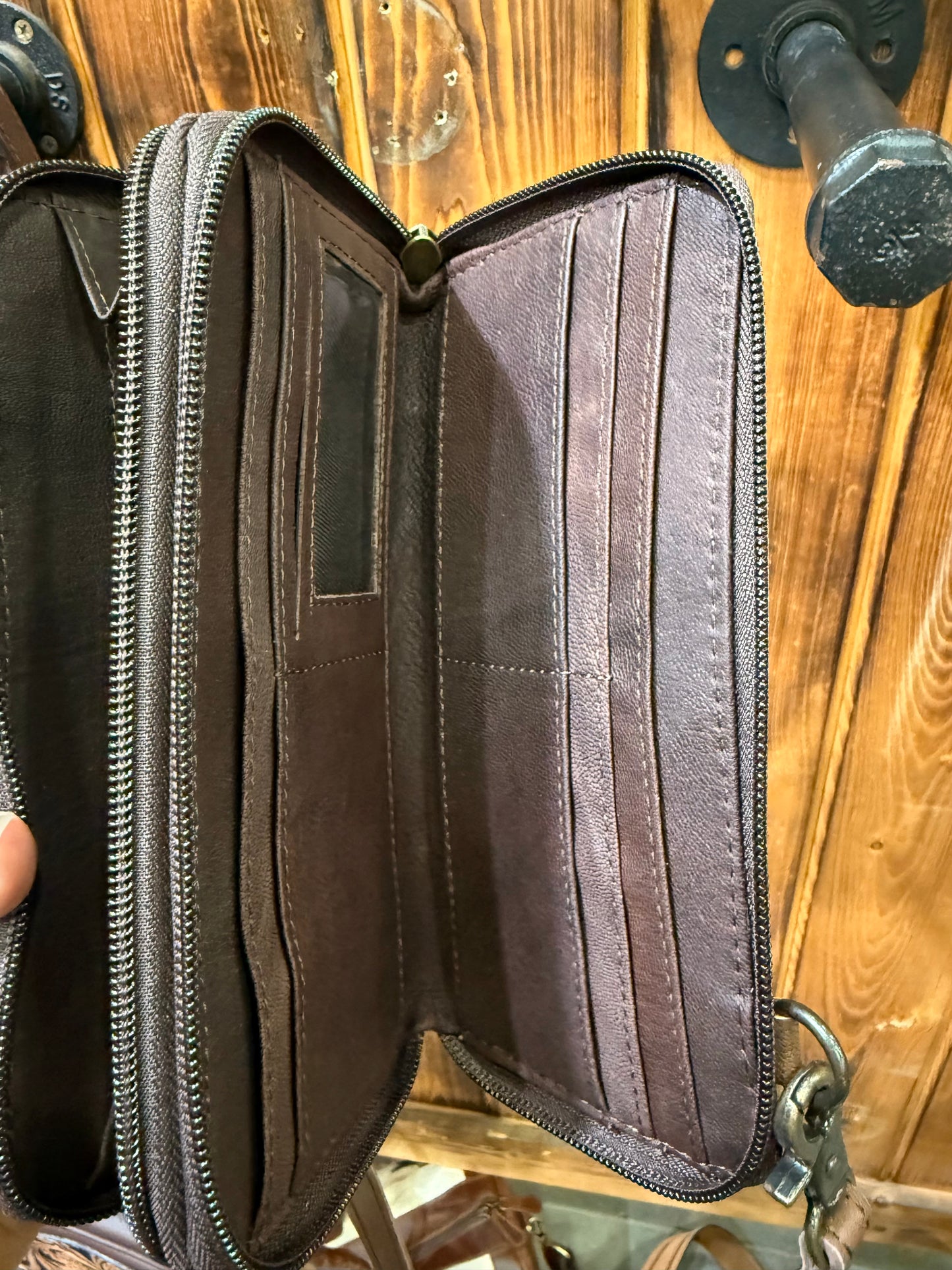 Tera Wallet/Crossbody