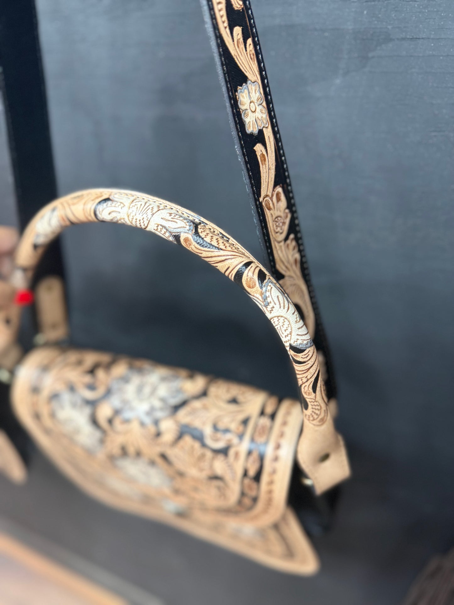 Shiona Crossbody Black Inlay