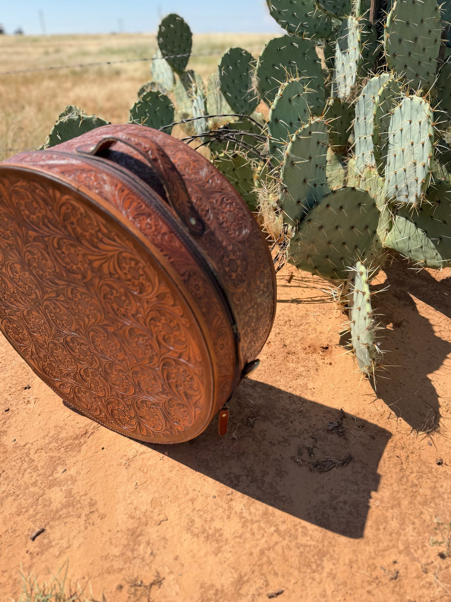 Twisted Tooled Hat Can