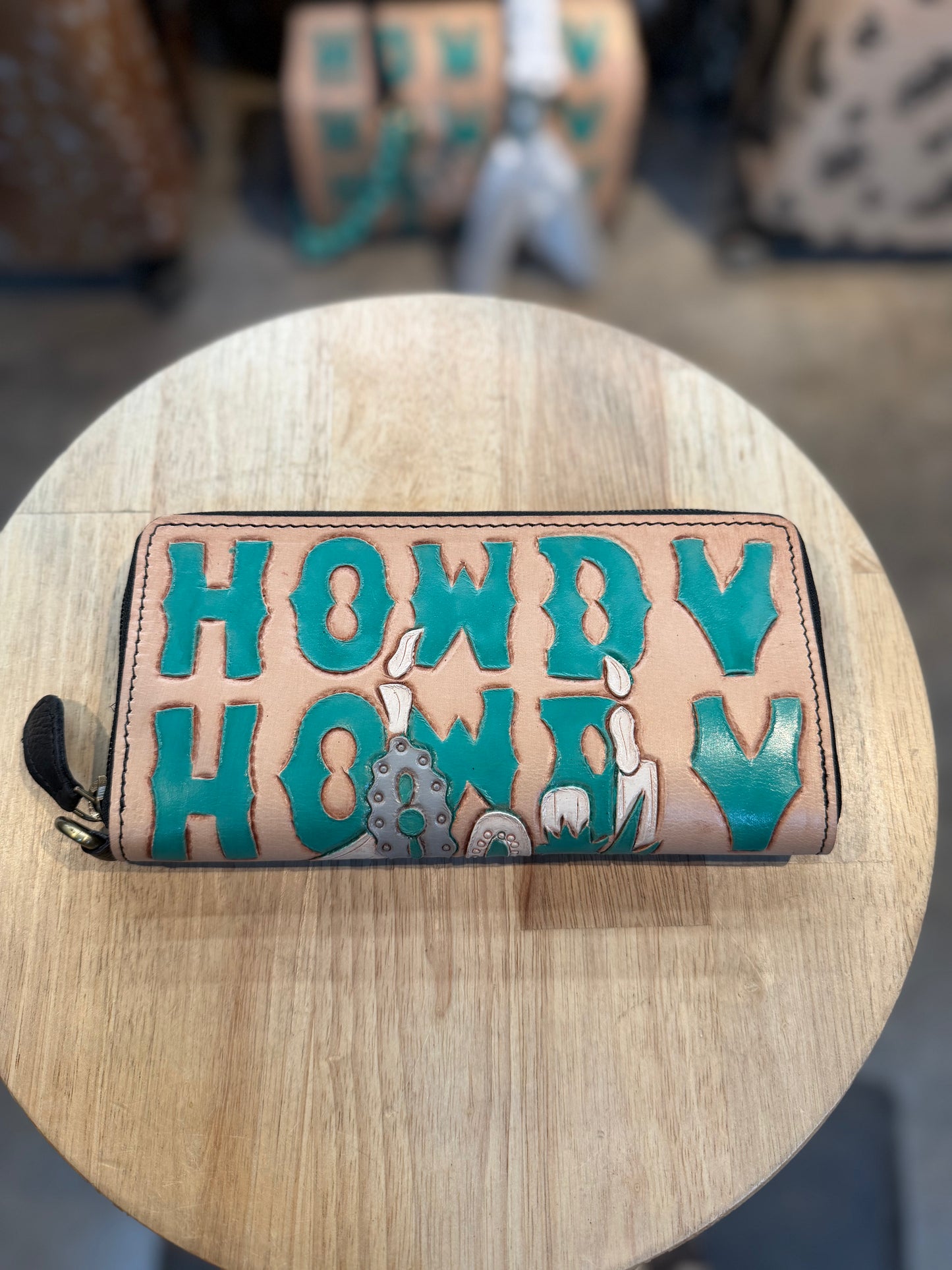 Howdy Clutch