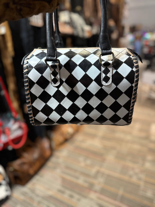 Medium Checkered Speedy