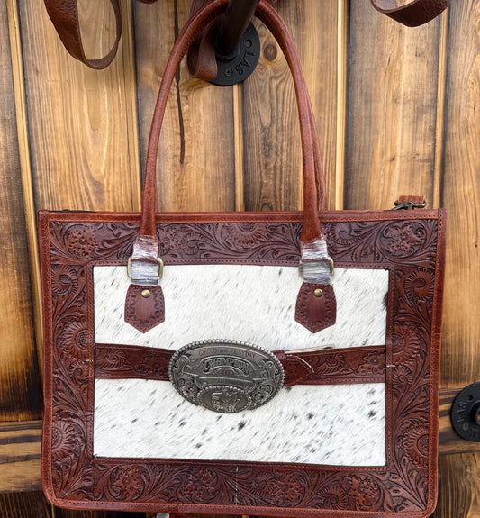 Trophy Buckle Purse - Twisted Charm 